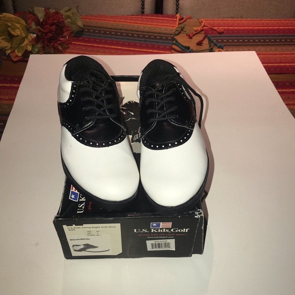 Kids golf shoes
